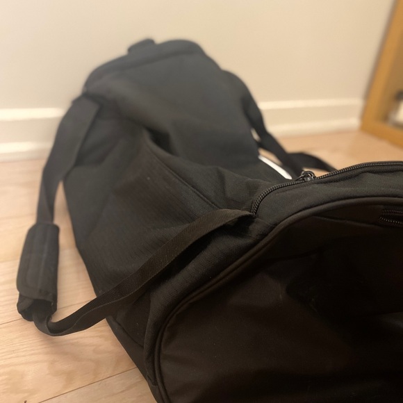 Nike Black Duffel Bags - Picture 3 of 6